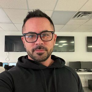 Meet your Posher, Adam